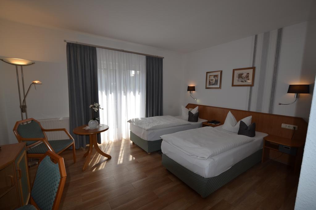 Hotel & Restaurant Zur Linde Фрайталь Экстерьер фото